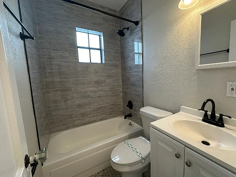 517 Columbia Dr — Photo 44