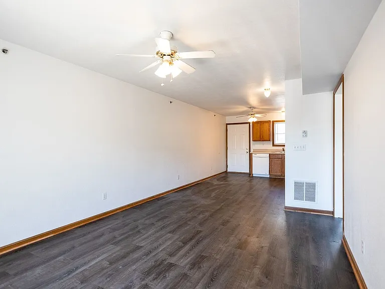 Pinnacle Heights Apartments — Photo 24