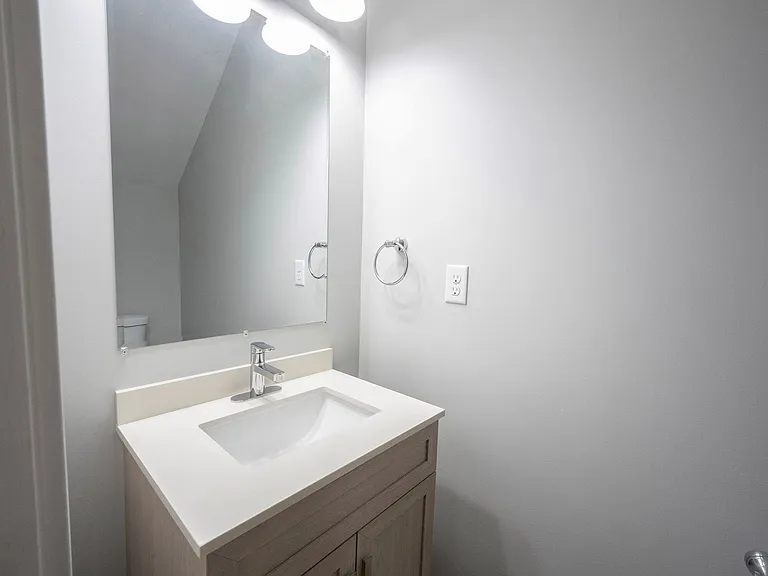 2810 E. Michigan St — Photo 11