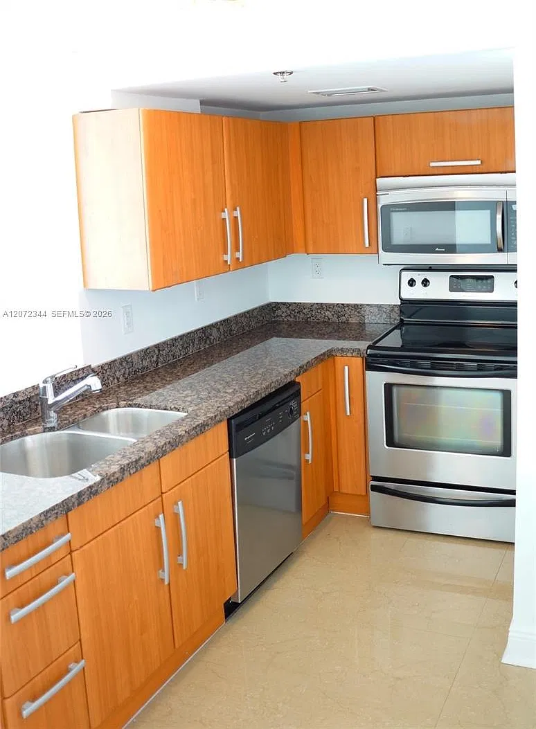 2 bed, 1375 sqft, $3,600 — Photo 4