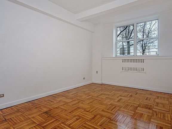 3rd image of 3355 Sedgwick Avenue Loop