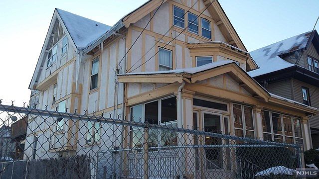 2nd image of 259 Gregory Ave