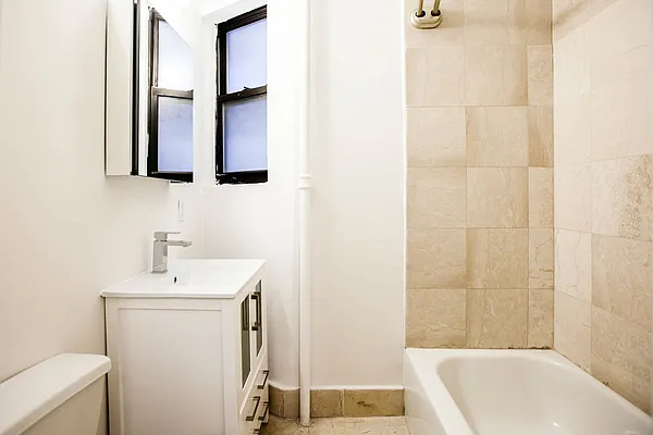 Rented by Bold New York | media 12