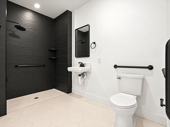 5th image of 1629-37 S 28th St #17
