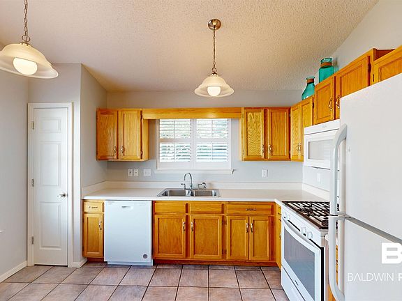 4th image of 781 Copperfield Dr W