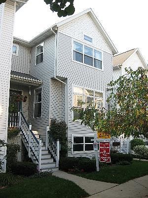 1st image of 4550 W Hutchinson St Unit B