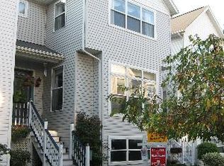 4550 W Hutchinson St UNIT B, Chicago, IL 60641