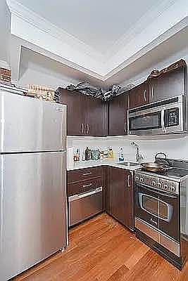 5th image of 195 E 4th St APT 7