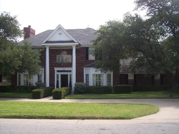 558 Peterson Ln, Lakeway, TX 78734