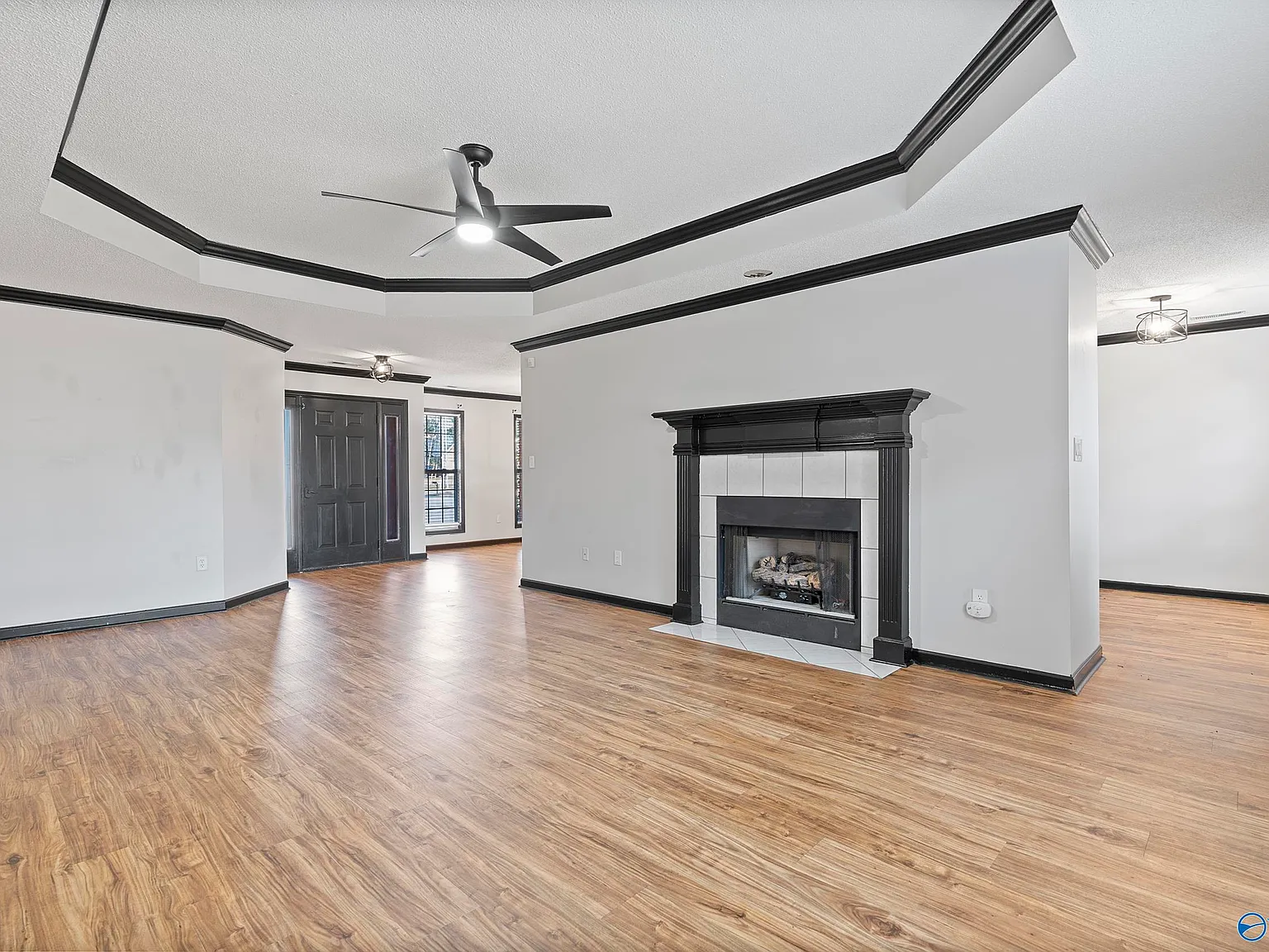 3 bed, 2.0 bath, 1950 sqft, $1,825 — Photo 4