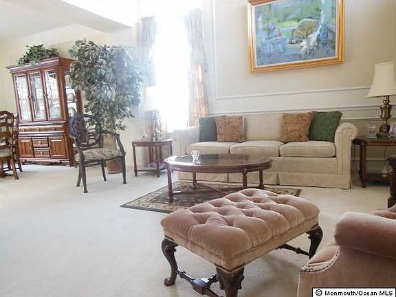 4th image of 2411 Forest Cir