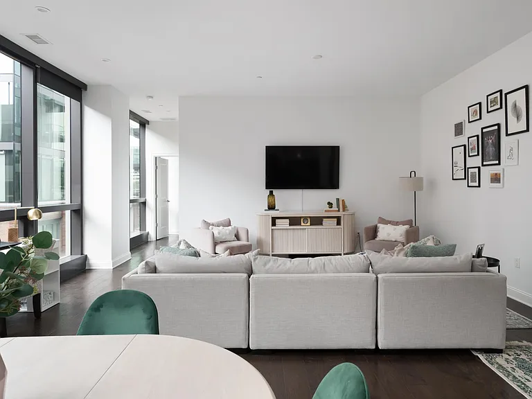 250 Spring St #313 — Photo 10
