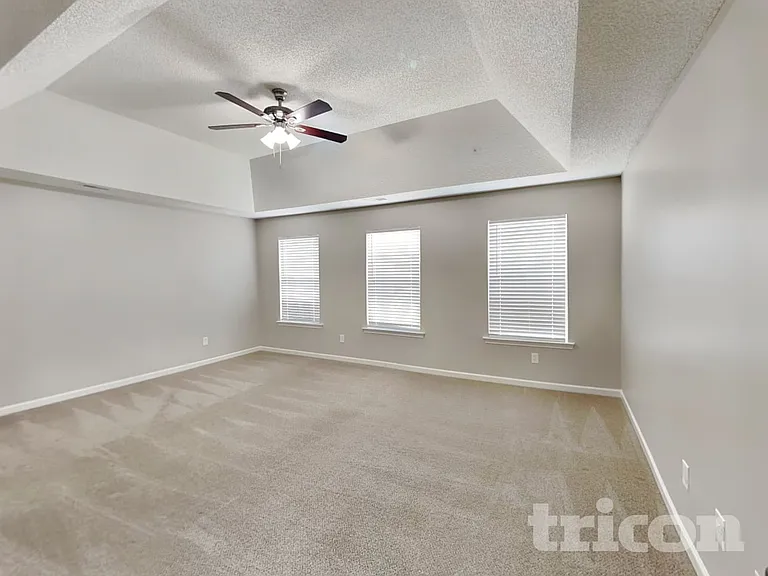 2208 Ballingarry Dr — Photo 8
