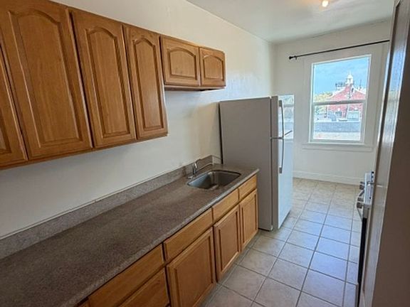 2nd image of 5500 San Pablo Ave #9