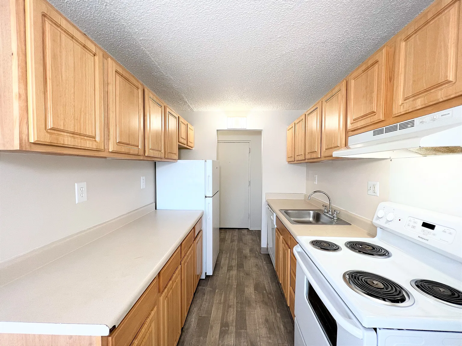 Westchester Towers Apartments — Photo 4
