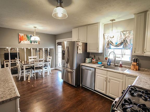 5th image of 4036 Fogle Dr