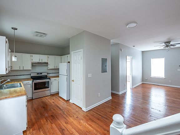 3rd image of 165 Anderson Ave NW #B