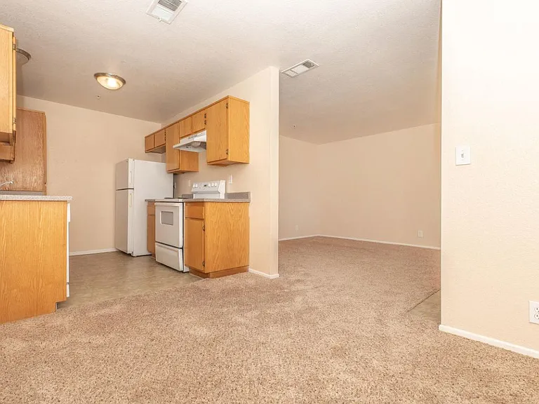 Desert Heights Apartment Homes — Photo 44