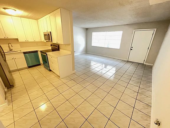 4th image of 1100 SE 4th Avenue #4