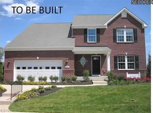 5595 W Long Ridge Dr, Seven Hills, OH 44131