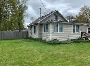 408 Curry Ln, Lansing, MI 48911