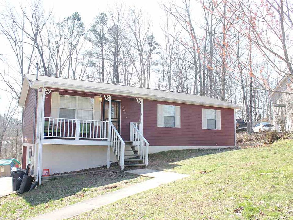 2nd image of 3286 Somerset Dr SE