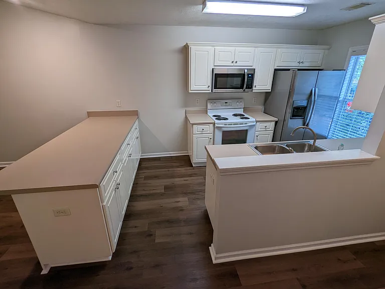 2249 Bridgeton Rd — Photo 4