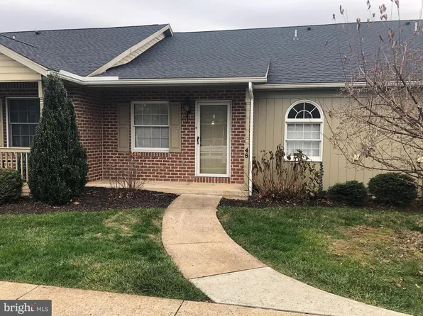 48 Strawberry Dr, Carlisle, PA 17013