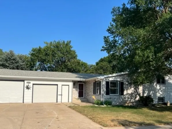 2210 Western Ave, Yankton, SD 57078