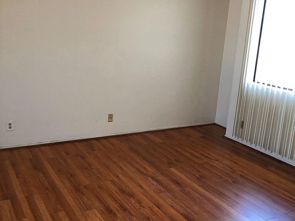 4th image of 1928 Gardena Ave Unit F