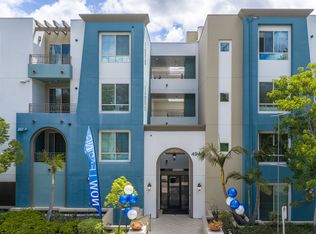 Oasis at Lake Encino, Encino, CA 91316