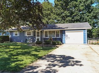 428 Mary Ln, Crystal Lake, IL 60014