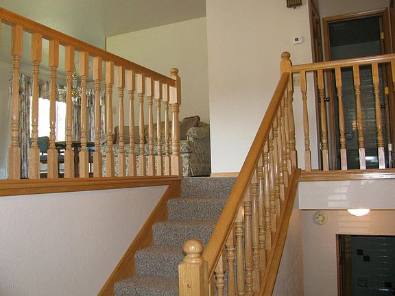 3rd image of 17423 Meadow Creek Dr