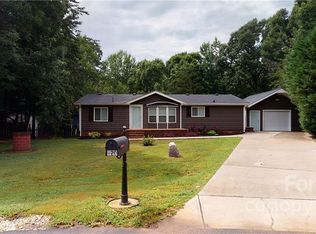 120 Megan Ct, Mount Holly, NC 28120