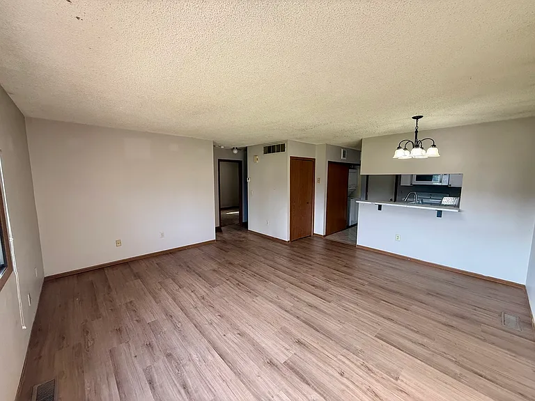 7608 Vinewood Ct N — Photo 17