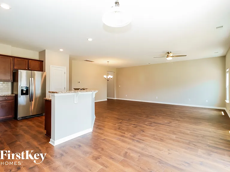 343 Bradley Bend Dr — Photo 5
