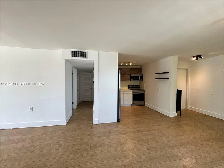 1631 NE 114th St #307 — Photo 13