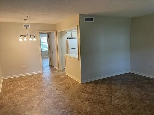 2700 Whitney Pl — Photo 2