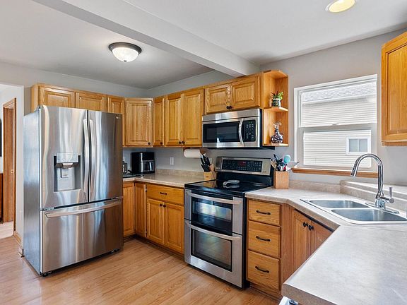 4th image of 612 S WASHINGTON AVENUE