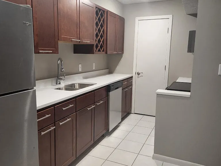 Latvian Village Apartments — Photo 31