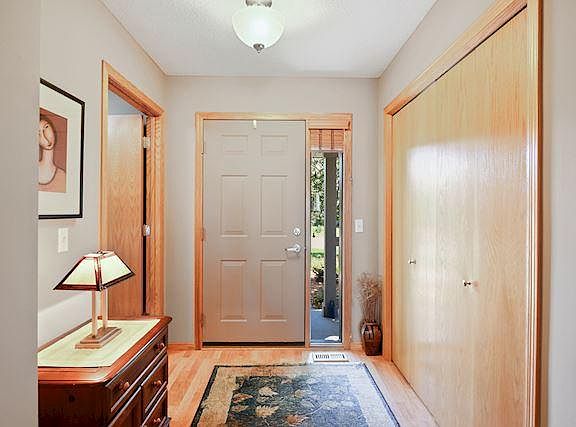 4th image of 19440 Seymour St NW