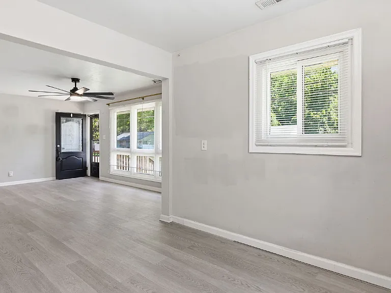 24 Warren Dr — Photo 10