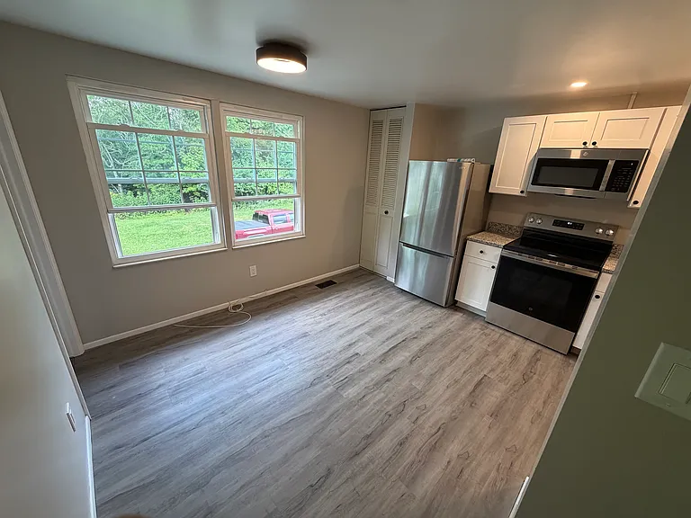 3094 Ridge Rd — Photo 3
