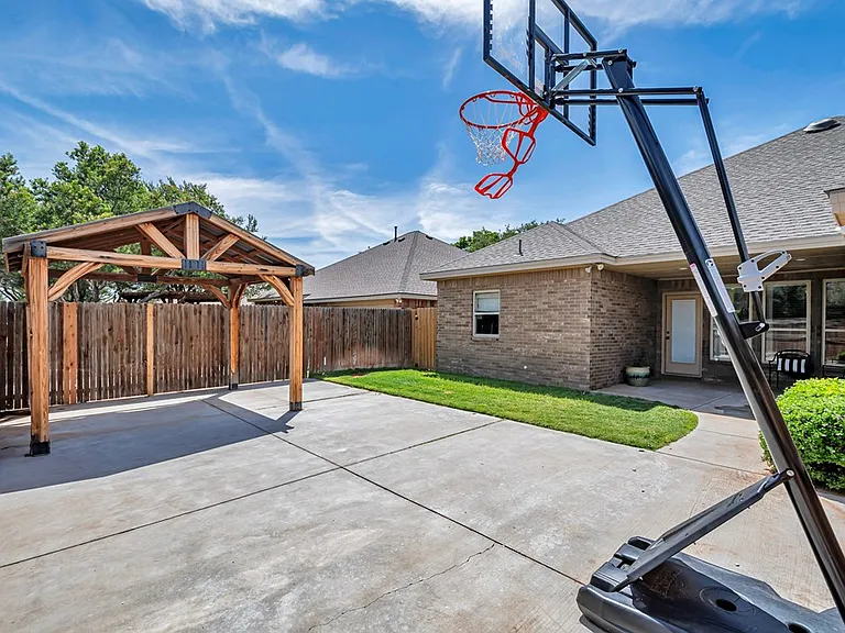 5908 Pedernales Dr — Photo 32