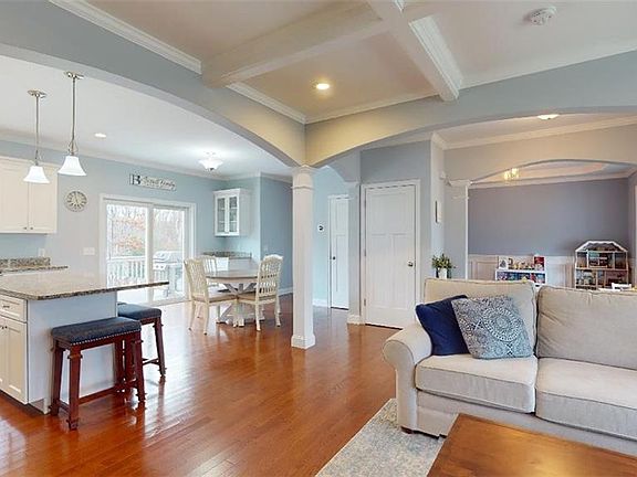 4th image of 22 Ironwood Dr