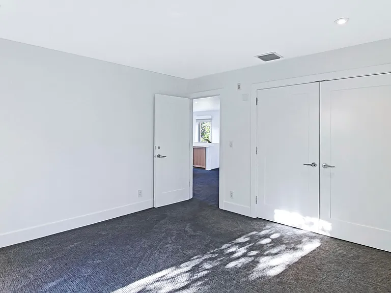 222 Park Ave — Photo 28