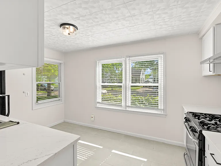 3203 Goodrich St — Photo 17