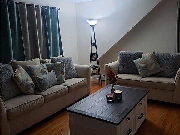 5th image of 68 Murray St