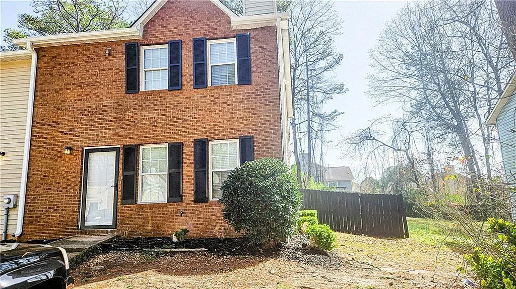5582 Windwood Rd photo 1