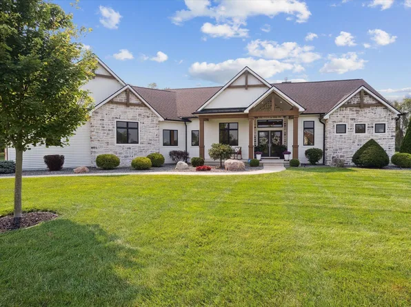 51930 Westgate Dr, Granger, IN 46530